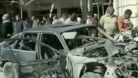 Đánh bom đẫm máu tại Iraq